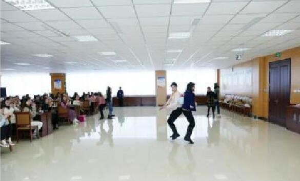 晟綺港儲(chǔ)集團(tuán)舉行“爭(zhēng)當(dāng)時(shí)代新女性、創(chuàng)先爭(zhēng)優(yōu)我先行”慶三八企業(yè)文化活動(dòng)